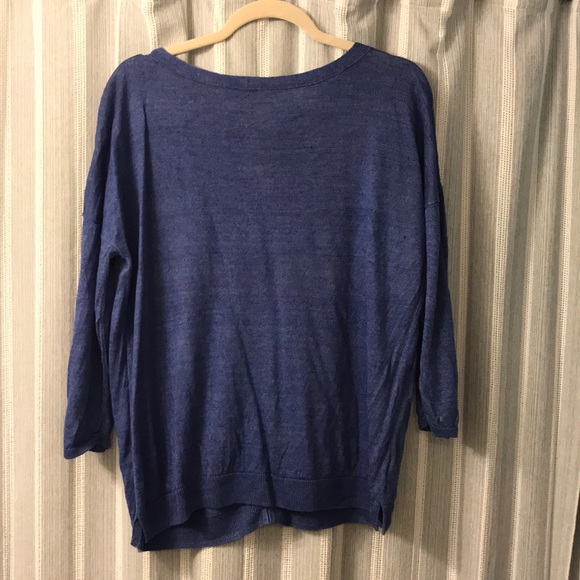 Wearable and comfortable linen top - Picture 1 of 5
